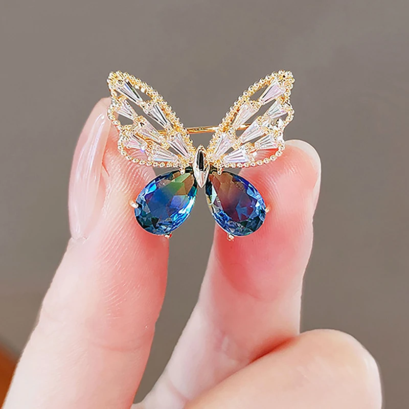 [HS]1PC Butterfly Brooches For Women Charm Crystal Brooch Pins Party Wedding Gifts Clothing Accessories Jewelry Gift.