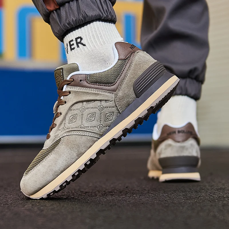 

2026 New Street Style Unisex Couple Chunky Shoes Retro Student Breathable Soft Bottom All Season Sneakers