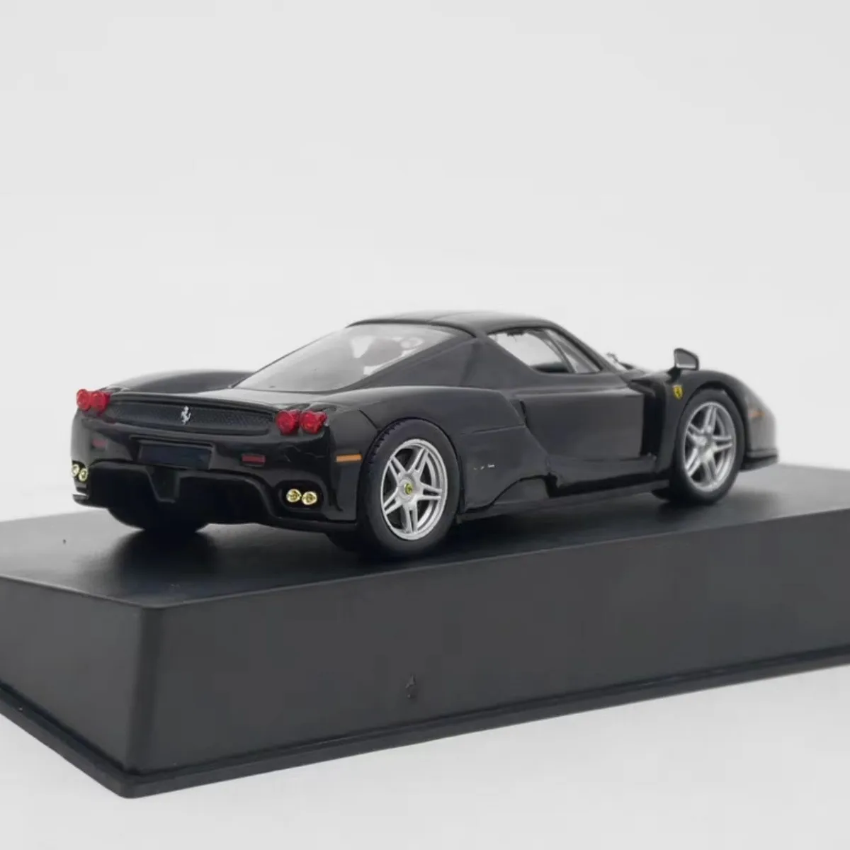 43 Ferrari Enzo 2002 Ferrari Enzo Diecast Car Model Metal