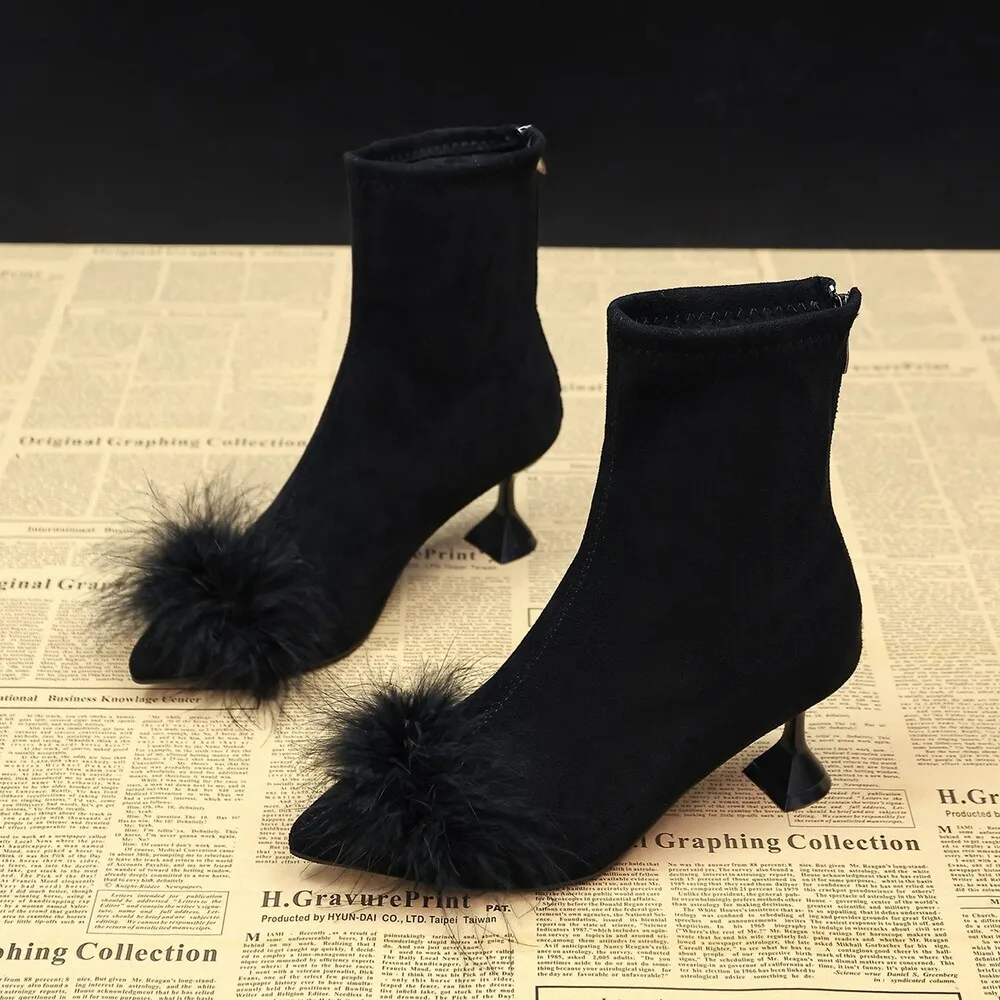 

2025 Winter Pointed Toe Plush Rear Zipper Cat Heel Booties Stylish New Heeled Non-Slip Stretch Boots