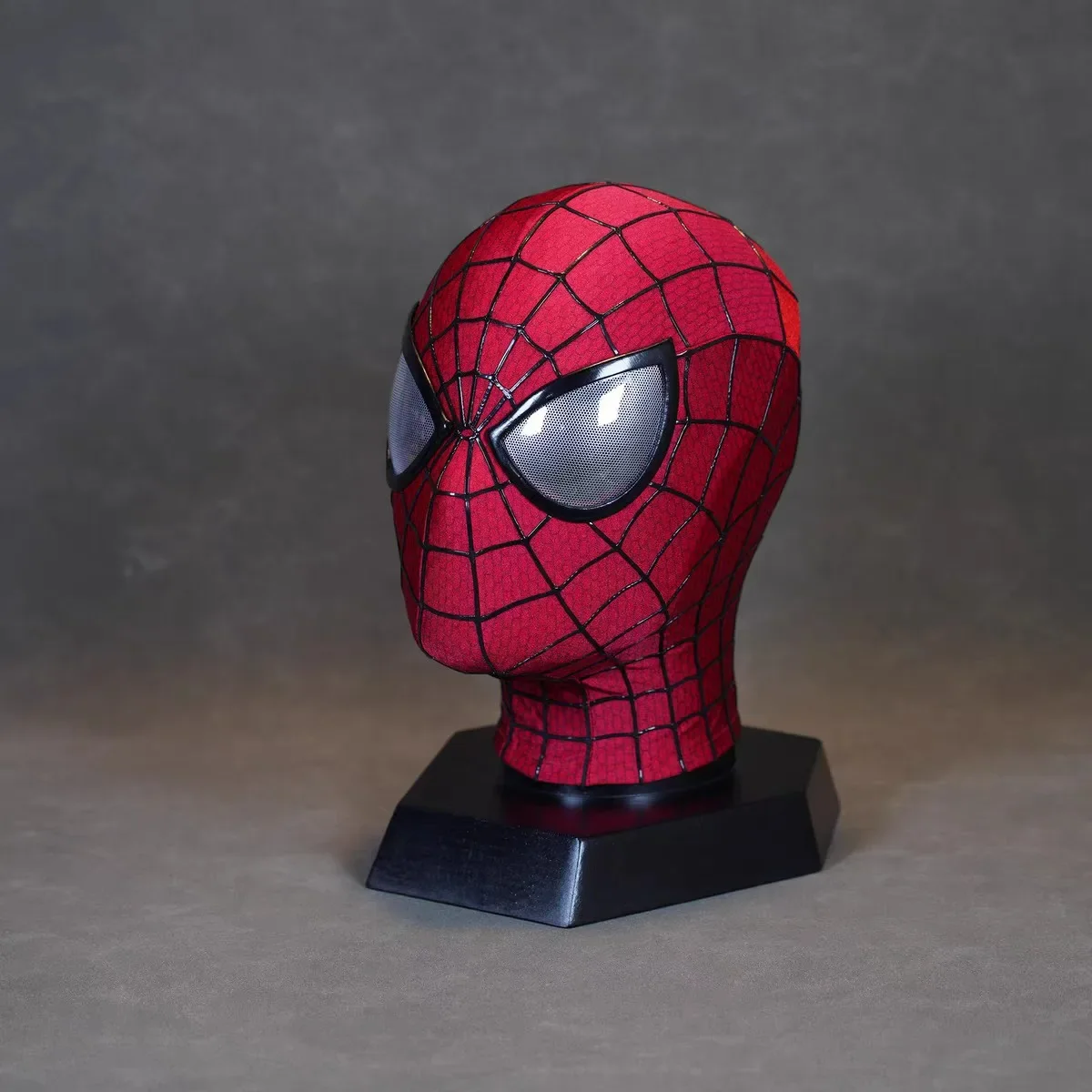 قناع كوسبلاي سبايدرمان 2 بدقة - مراجعة Model Kit Venom وسعره