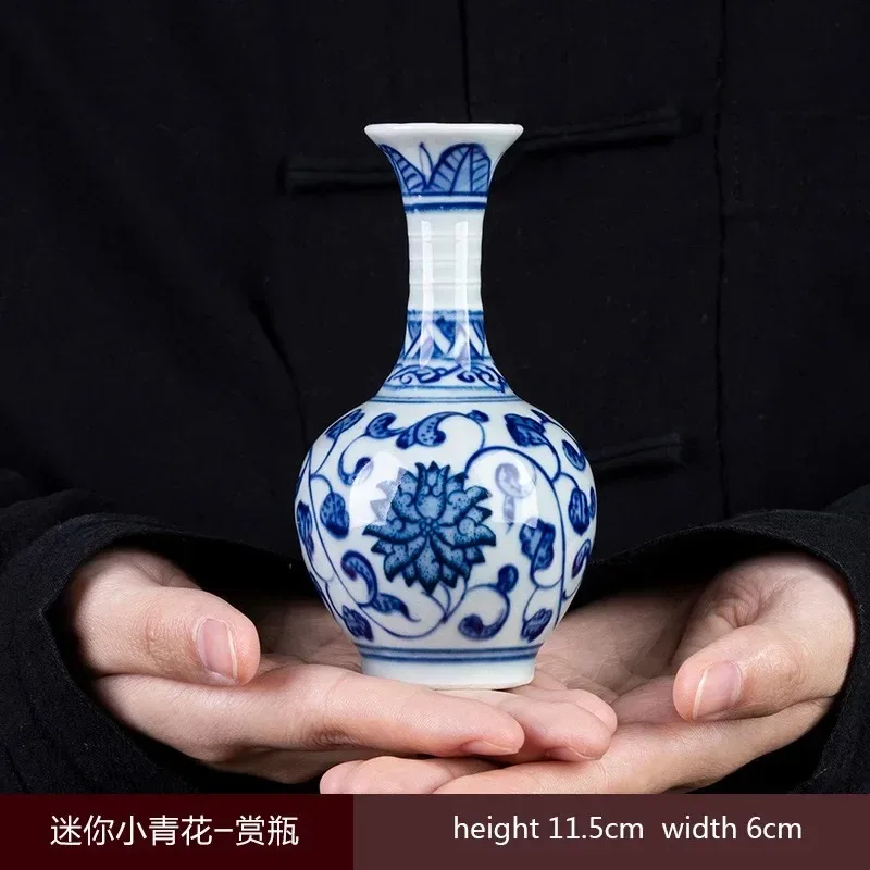 Jingdezhen Hand-painted Porcelain Small Blue And White Porcelain Vase Mini Ornament Special Small Table Decoration
