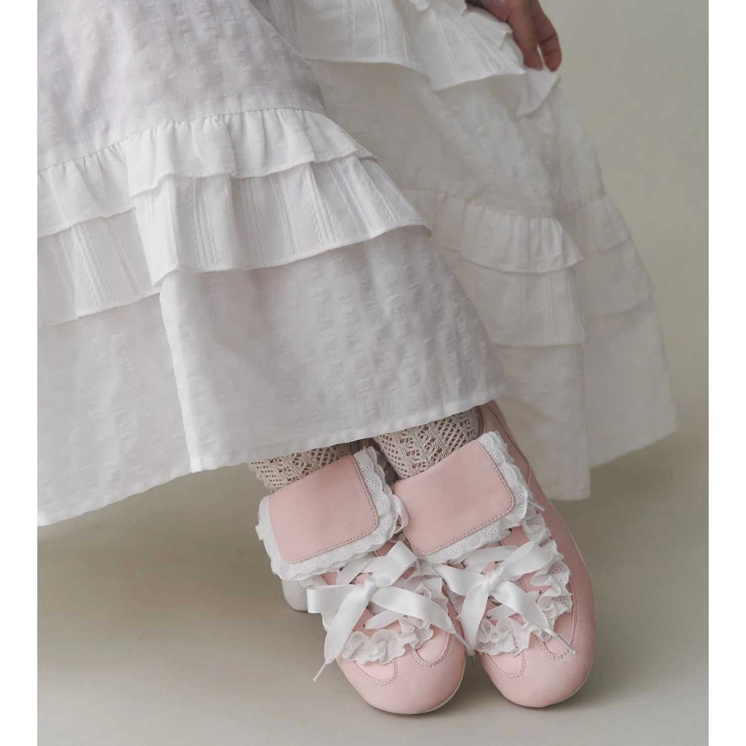 

Sweet Knot Hollow out Le Ribbon German Training Single oes Cute Faionable Flat Heel All Season Wear