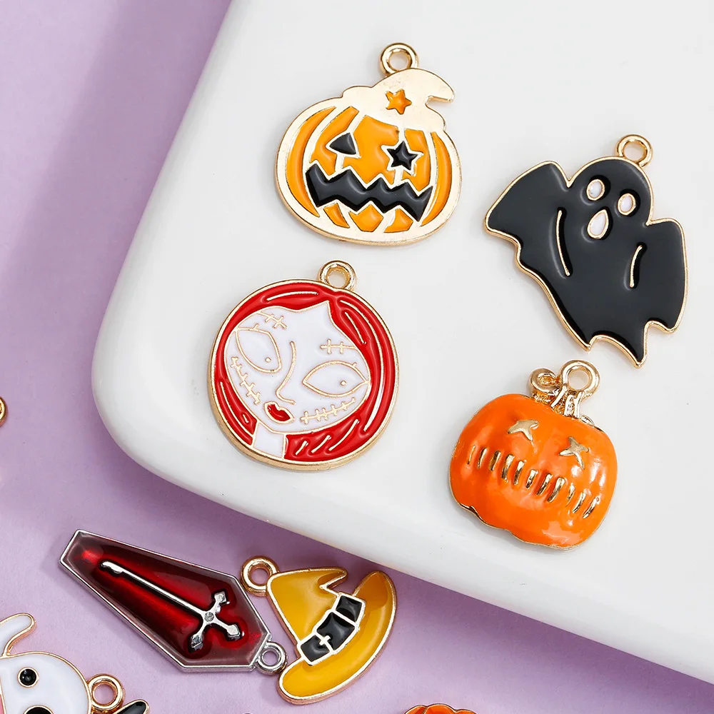 إكسسوارات كرتونية من سبيكة DIY لجميع القديسين، ومهرجان الأشباح، والشبح الصغير، ورأس اليقطين، والمعلقات الساحرة