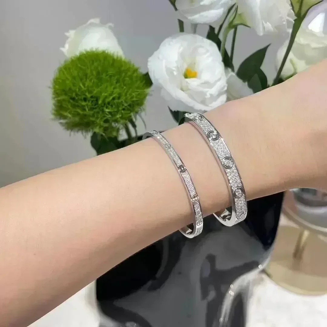 

2025 New 925 silver Elegant and fashionable high-end luxury and exquisite all-diamond bracelet suitable for various occasions