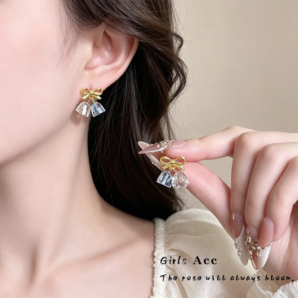 Korean Style Fashion Luxury Glass Crystal Bell Earrings Hollow Bow Earpendants Sweet Temper Light Luxury For Girls Daily Wear