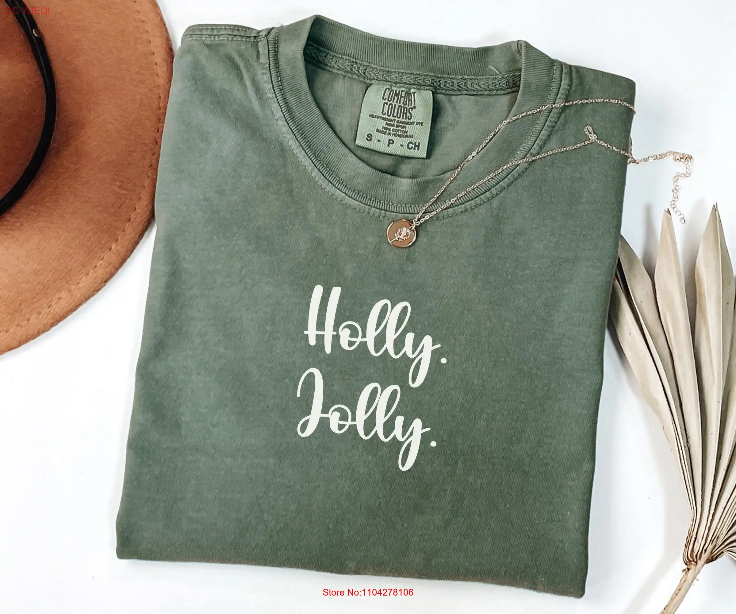 

Футболка Holly Jolly Christmas Garment, окрашенная для женщин и мужчин. Идеальная футболка с длинными или короткими рукавами.