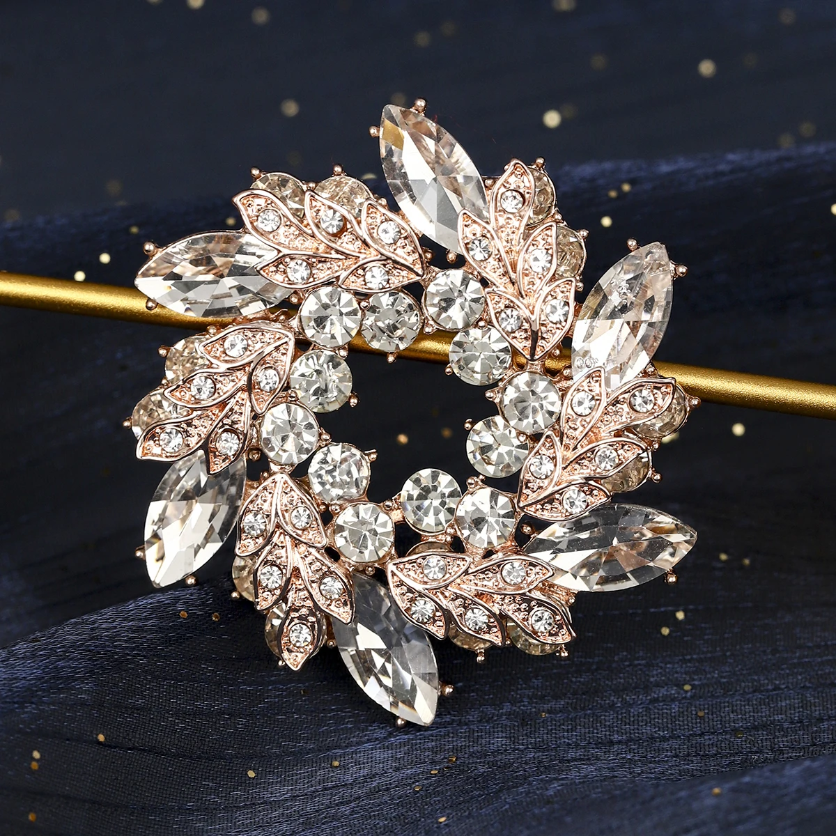 Kristall Diamante Metall Blume Brosche Anzug Rock Pin Dekoration Schmuck Zubehör Geburtstags geschenke für Freunde Urlaub Schmuck – Detail 2
