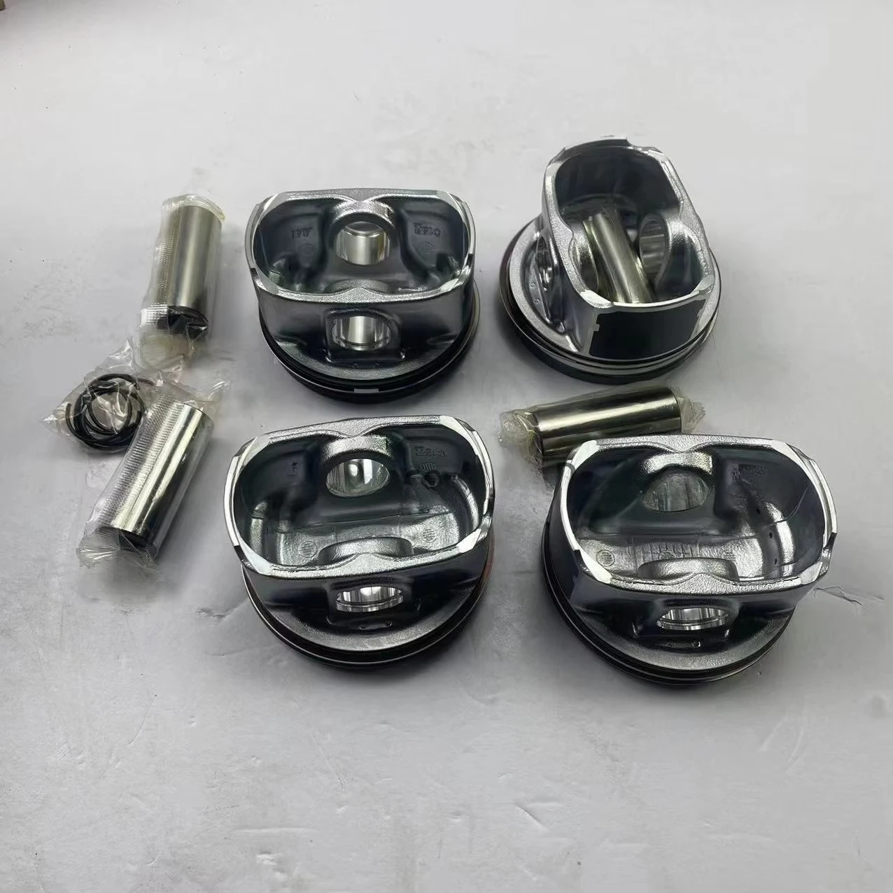 

Piston Set With Ring For Trumpchi GA8 320T 2.0T 2017 OEM 10040092040000-A