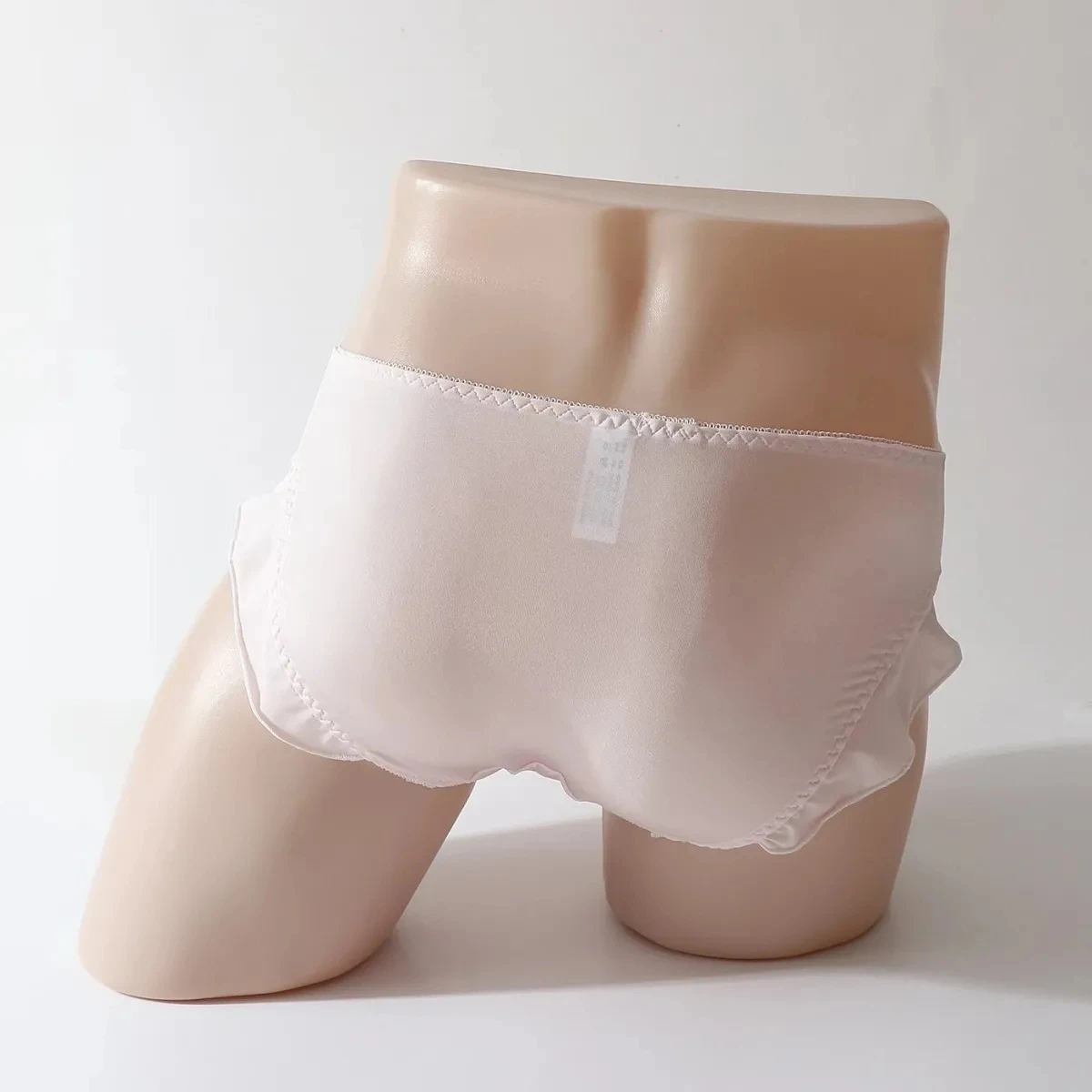 ชุดชั้นในเซ็กซี่ กางเกงในชายแบบน่ารัก กางเกงในชายแบบมีระบาย นุ่ม สบาย ระบายอากาศได้ดี สัมผัสนุ่มดุจแพรไหม