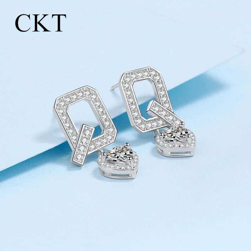 Luxury Drop Earrings for Women 2ct Moissanite Diamond Letter Q Earrings Platinum Pt950 Gold Wedding Fine Jewelry Girl Gift