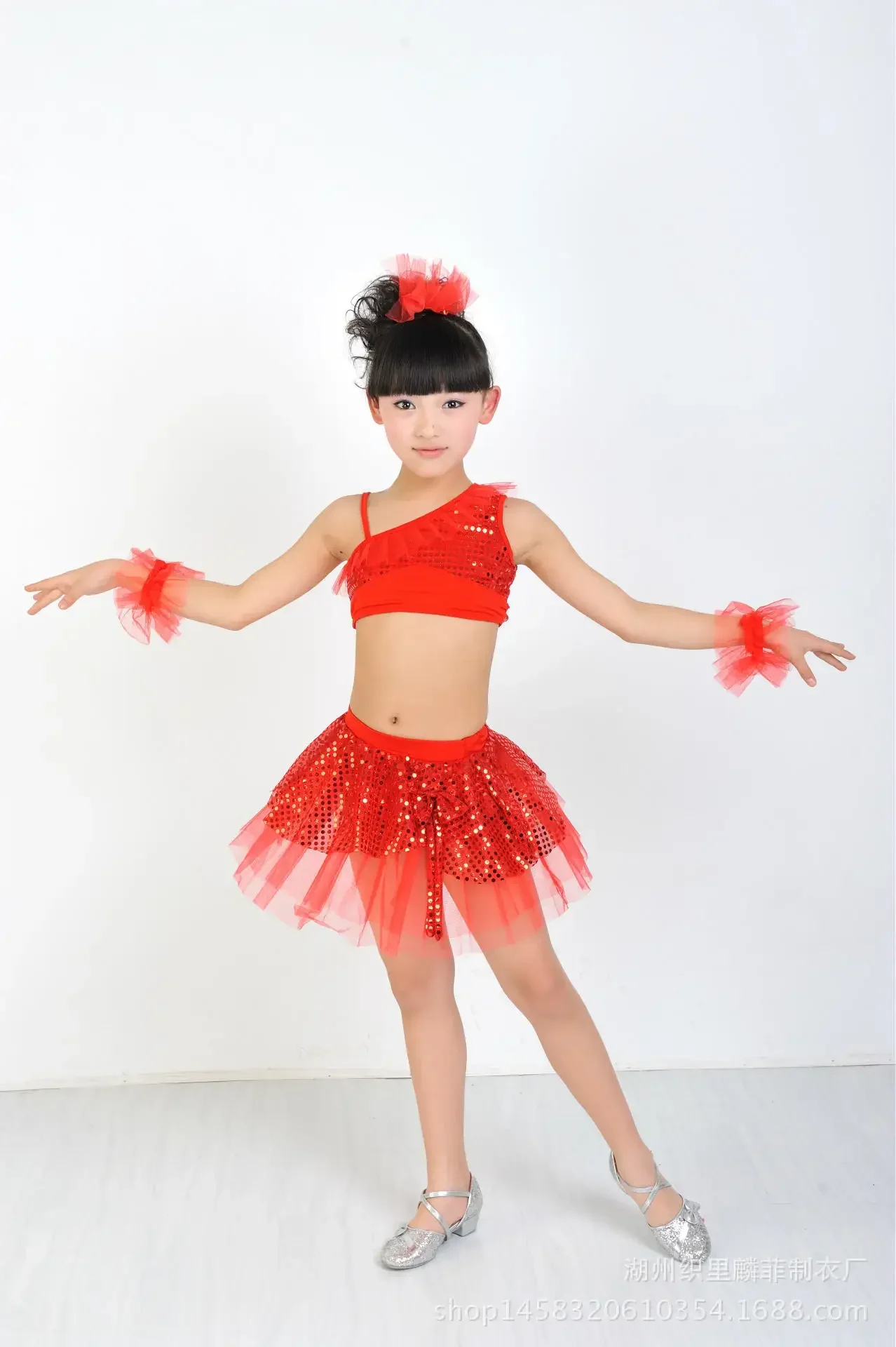 

children in new stage costumes of Latin dance modern split skirt dance dress sequins
