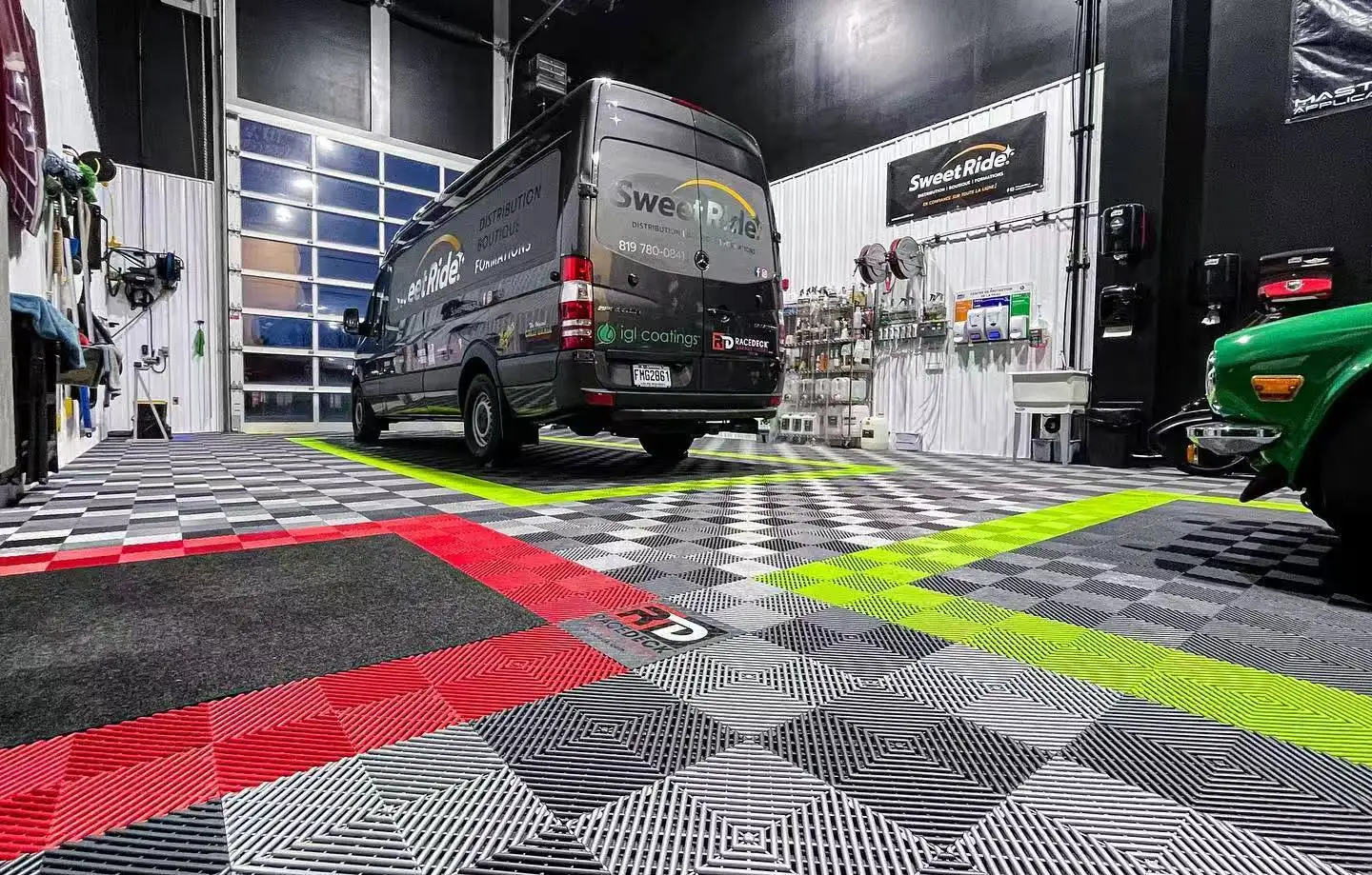 Rigid Modular Eco-Friendly Garage Floor Tiles Interlocking Rubber Plastic Garage Flooring Mats