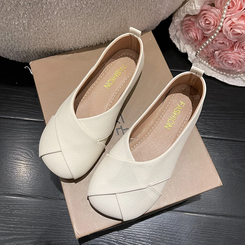 2024 Women Slip-on Leather Loafers Ladies Casual Round Toe Cute Flats  Nurse Shoes Sneakers Spring Autumn Fashion Ballet Shoes