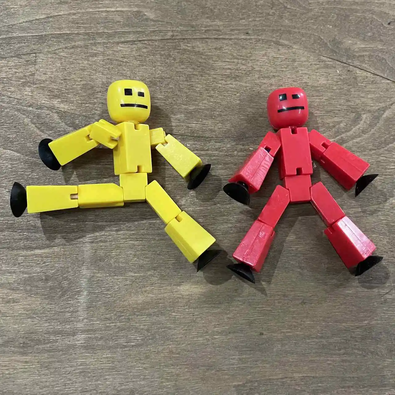 Stikbot Screen Animation Toys Shed Dolls with Sucker Animation Film Fun Toys Yellow Red