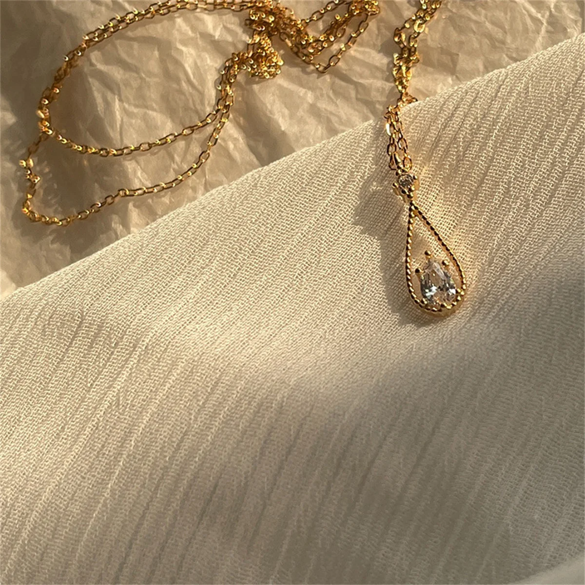 Vintage Shining Zircon Water Drop Pendant Necklace For Women Minimalist Waterdrop Clavicle Chain Choker Wedding Party Jewelry