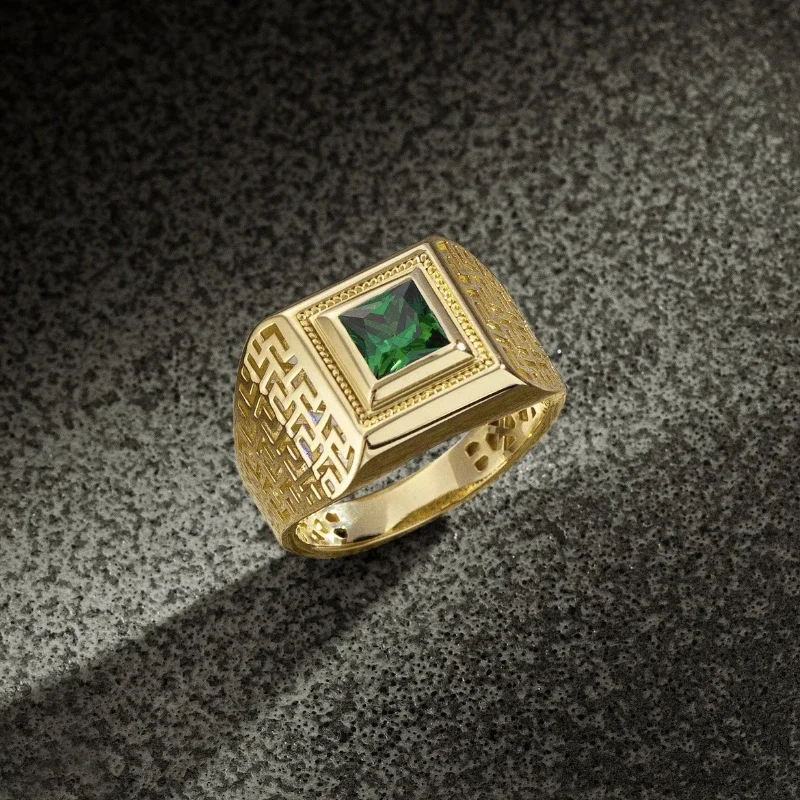 Simple and stylish square green zircon striped men\'s ring