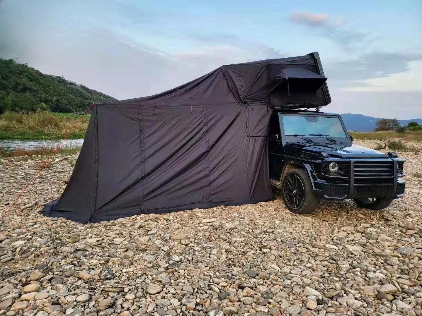 Waterproof Sunshade Folding Roof Top Pop-up Car Camping Outdoor Tent with Awning 4