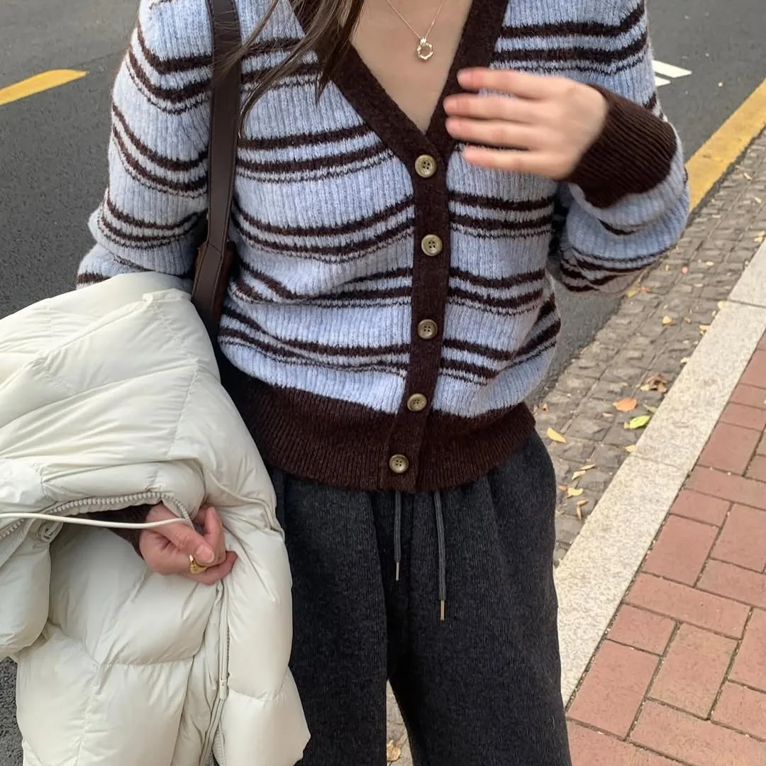 Chic Korean Style V-Neck Knitted Open Cardigan Women's Slim Fit Soft Sweater Retro Color Block Single Button Elegant Fashion