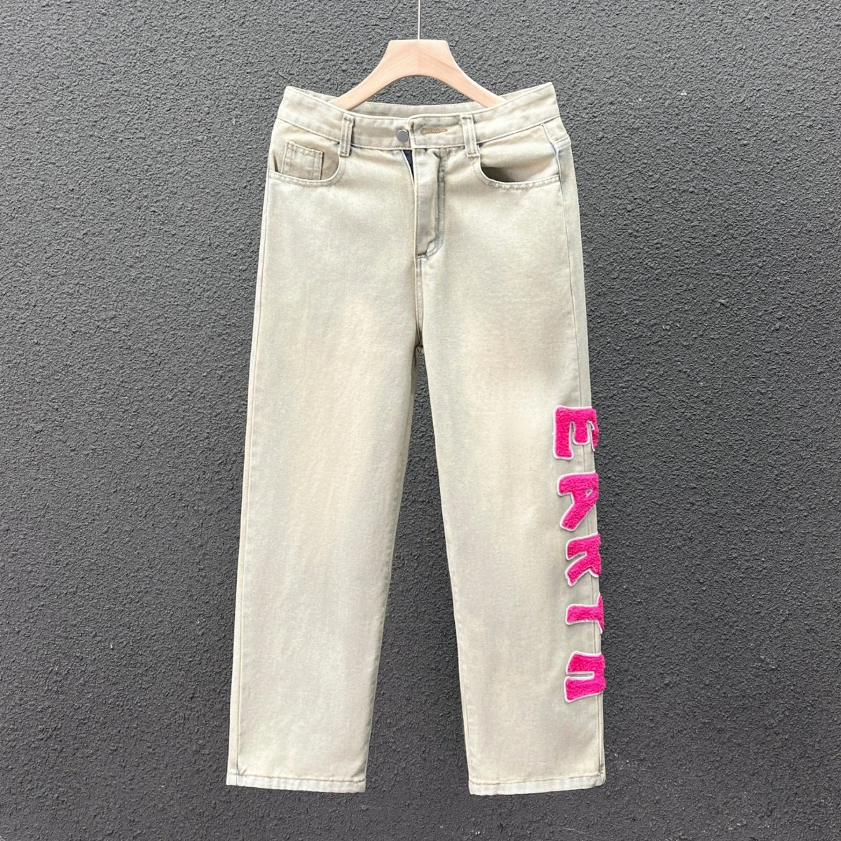 

Ретро-джинсы в американском уличном стиле, желтые, с эффектом потертости, унисекс, прямые, повседневные, свободные, стройнящие, в стиле High Street, длинные брюки