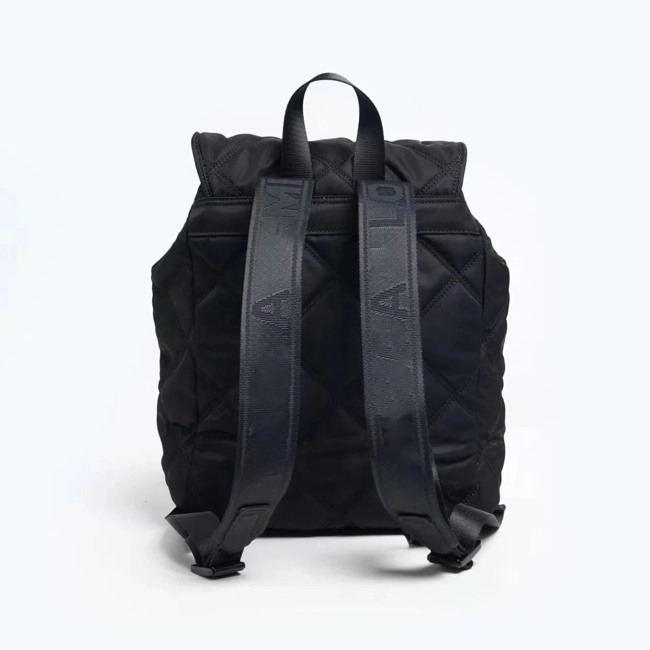 New nylon waterproof backpack for men and women with large capacity and drawstring buckle design