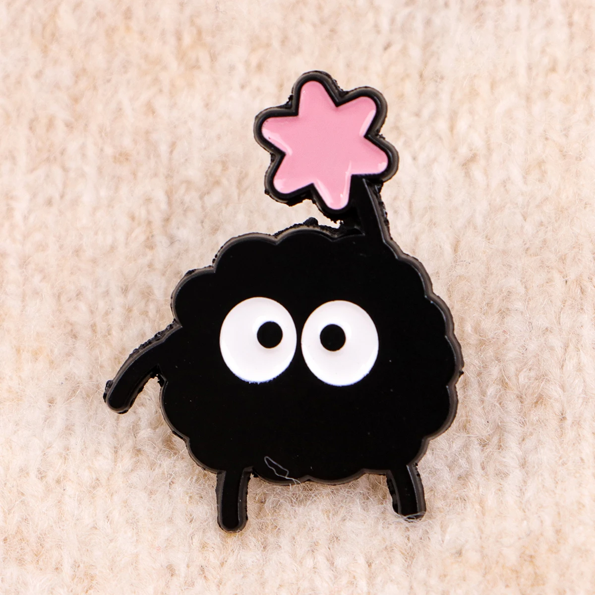 Рисунок 4 - Милая эмалированная булавка с изображением эльфа