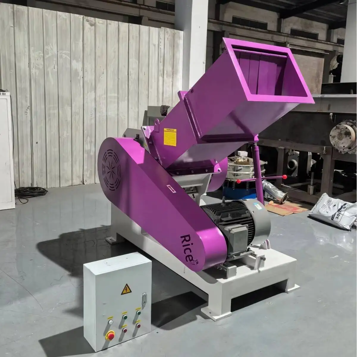 

2025 Professional Direct Industrial Type Horizontal Device Plastic Pipe Crusher