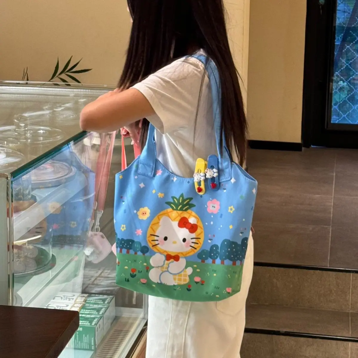 

Sanrio MINISO Cute cartoon Hello Kitty bag New Kawaii Anime high-end single shoulder handbag for outdoor travel Girls for Gifts
