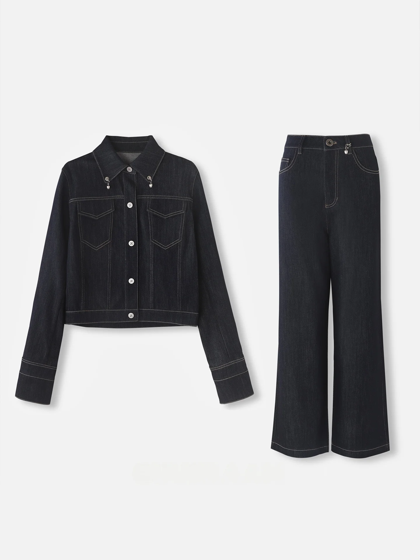 

Комплект женской джинсовой одежды Ruth Series: винтажный джинсовый жакет с воротником и универсальные джинсы с высокой талией и длинными рукавами для весеннего образа.