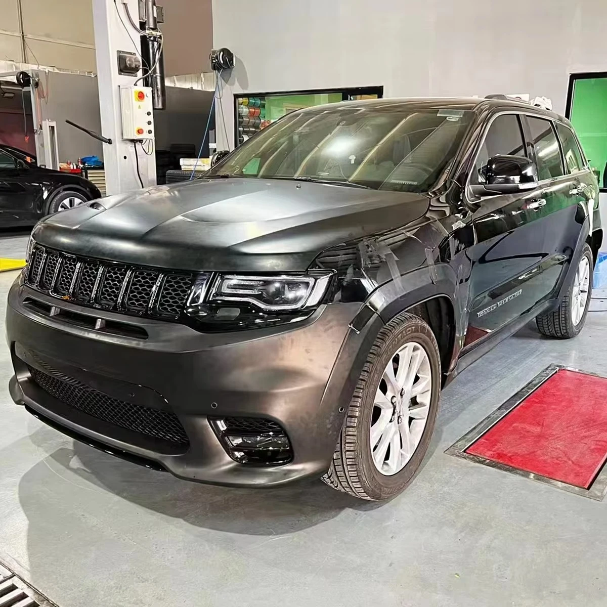 Change to SRT Style Side Skirt Grill Bumpers Body Kit for Jeep Grand Cherokee 2017-2021. 4