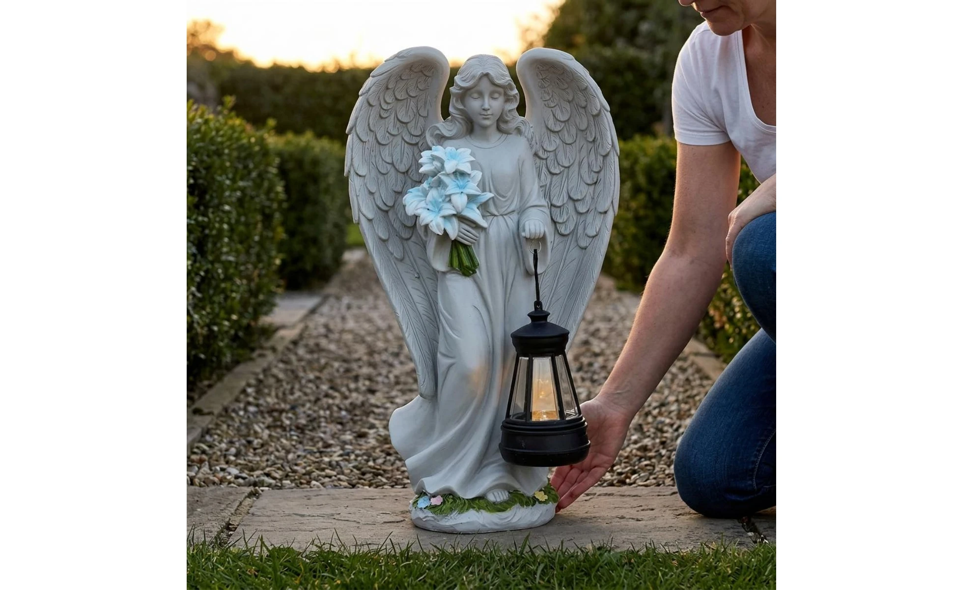 Angel Lantern Statue Feathered Wings Solar Angel Statue Outdoor Decor Decorative Weather Resistant for Walkway