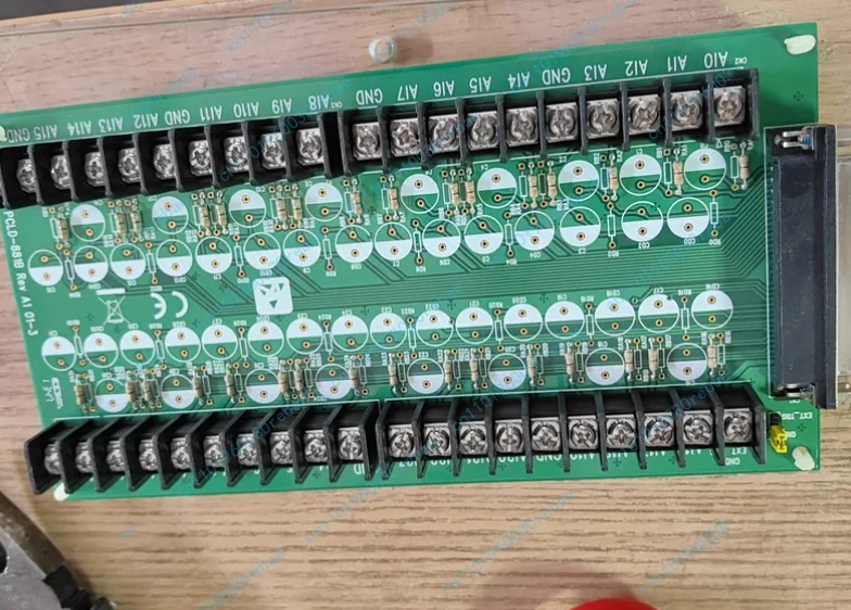 

Для клеммной колодки PCLD-881B Датчик сигнала управления переключателем
