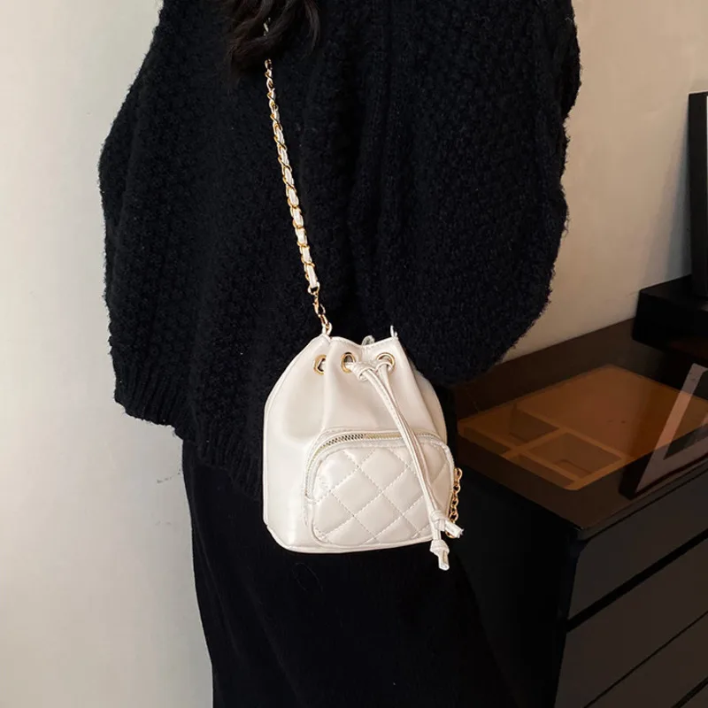 Women's Shoulder Bag, Crossbody Bag Bucket Bag, New Fashion High-end Simple Versatile Drawstring Diamond Grid Chain