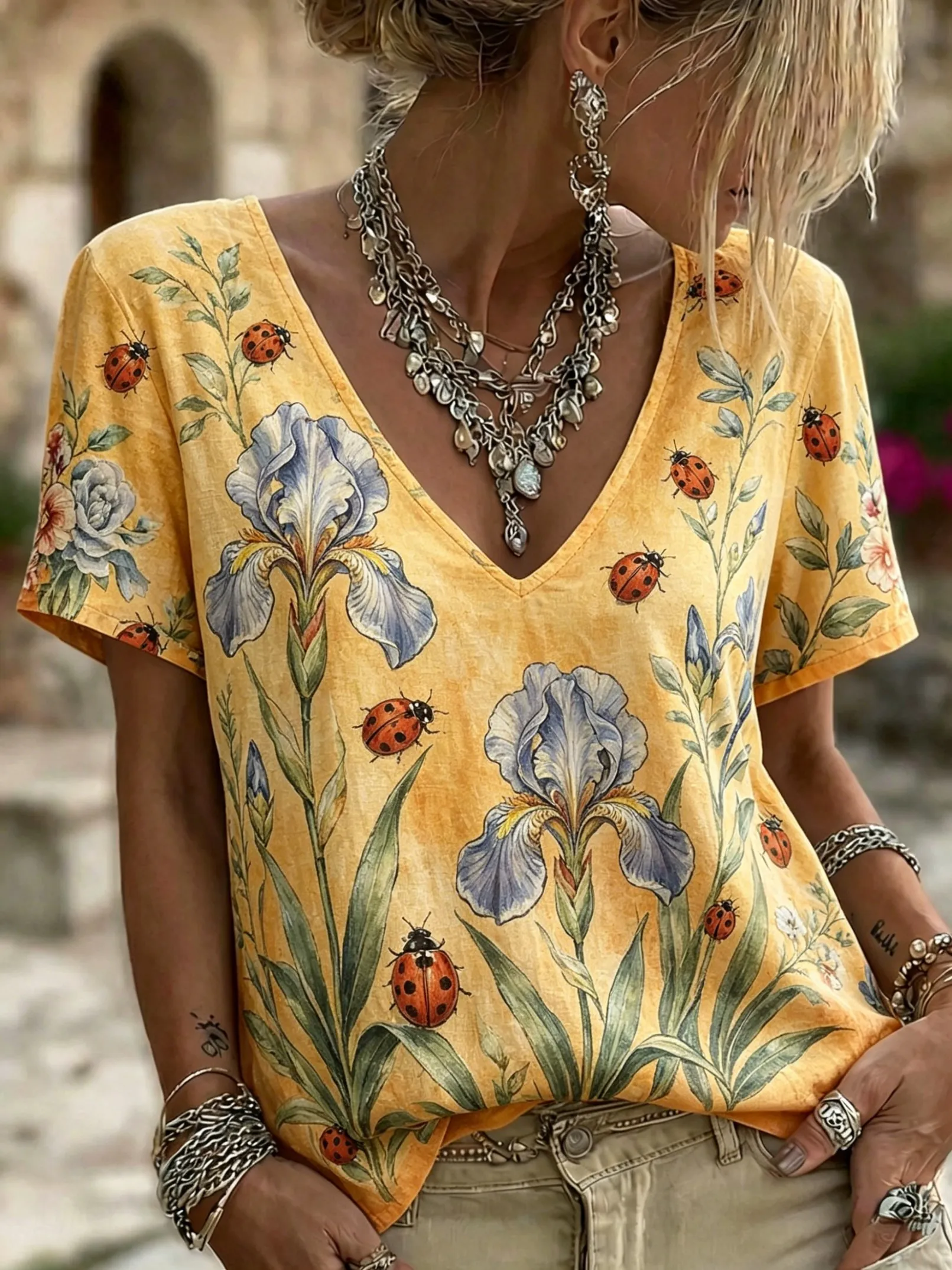Women's V-Neck Yellow Floral & Ladybug Print Short Sleeve T-Shirt, Casual Tops for Spring & Summer