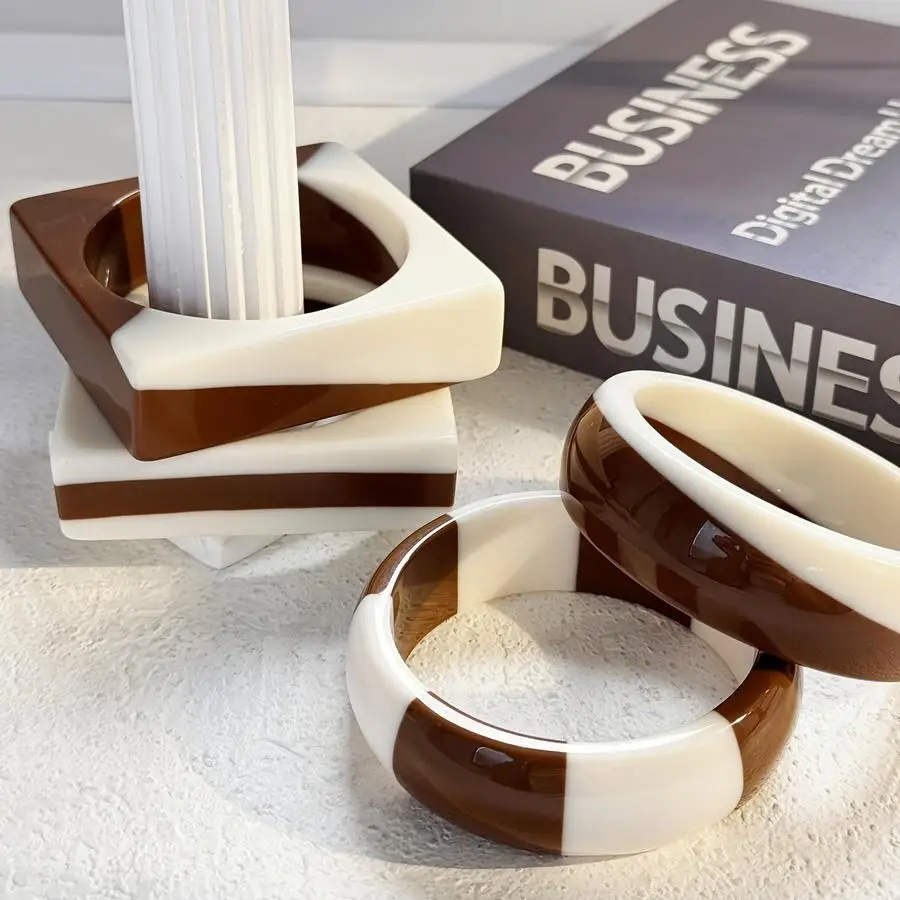 1/5/10/20/50/100pcs Women'S Glossy Resin Bangle, Fashionable Retro Chocolate Brown And White Color-Block, Geometric Square, Roun