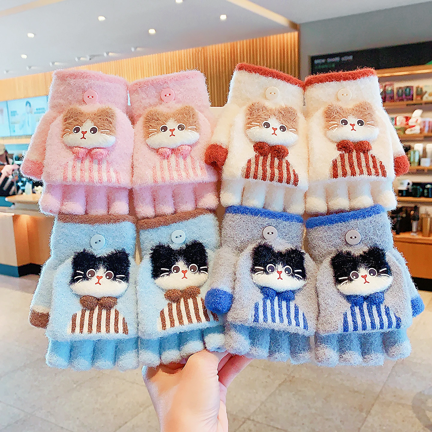 Koreanische niedliche Kinder-Plüsch-Handschuhe mit Cartoon-Katzenmuster und Schleife, 6-12 Jahre, warme Winter-Wickelhandschuhe mit halben Fingern zum Schreiben – Detail 5