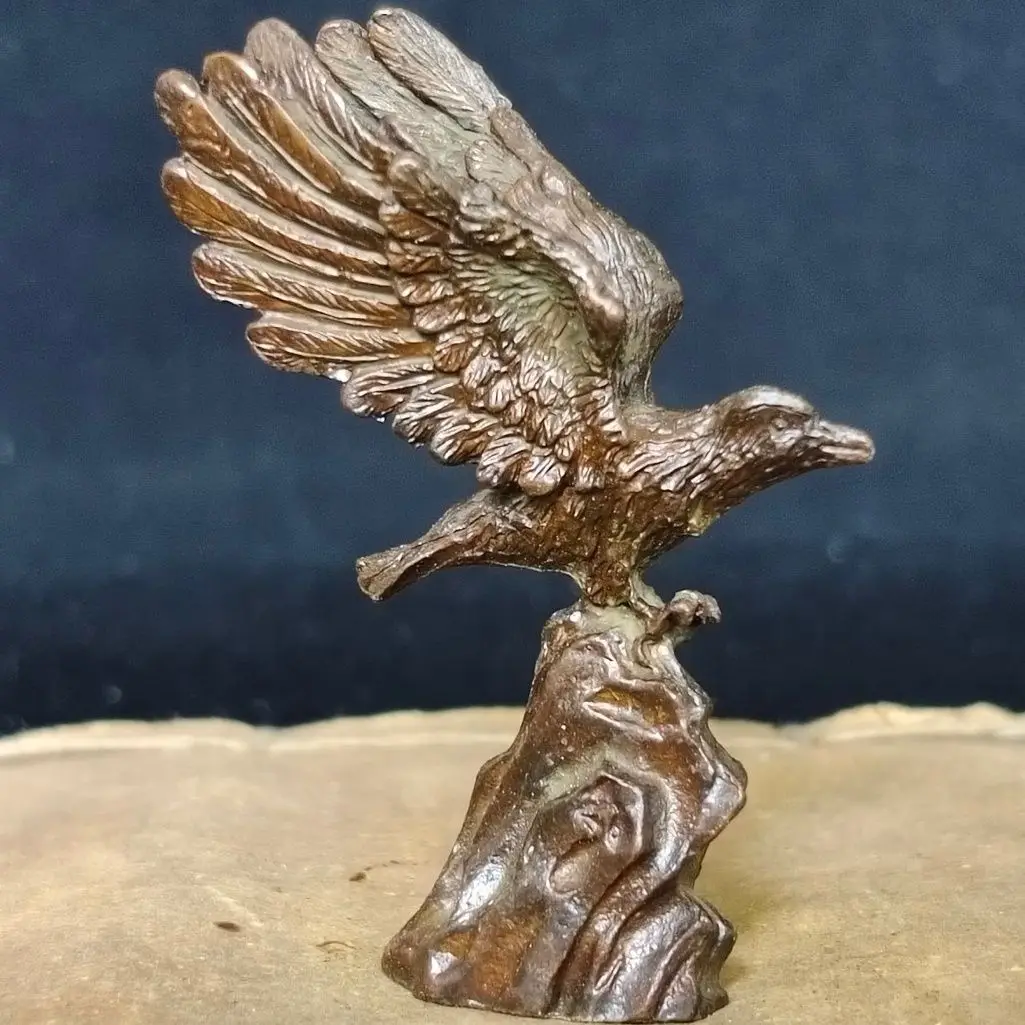 

Old bronzes show their grand plans, eagles spread their wings, retro home decoration miscellaneous collection