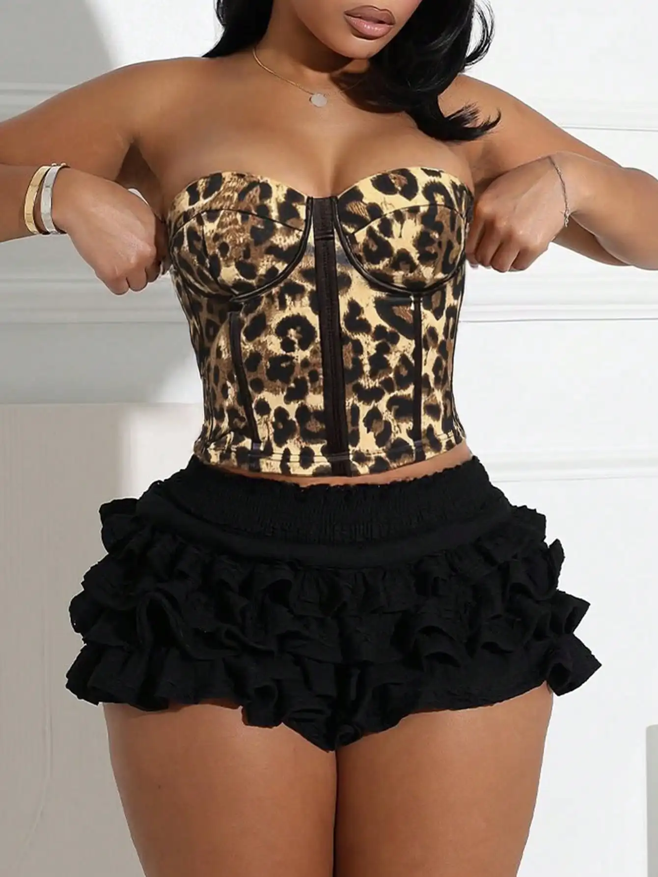 

Sexy Leopard Print Bandeau Corset Top with Front Zipper and Ruched Detail
