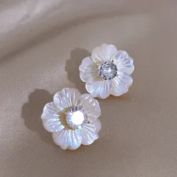 New Design Shell Flower CZ Crystal Stud Earrings for Women Elegant White Shell Earrings Ladies High Jewelry Banquet Party Gifts