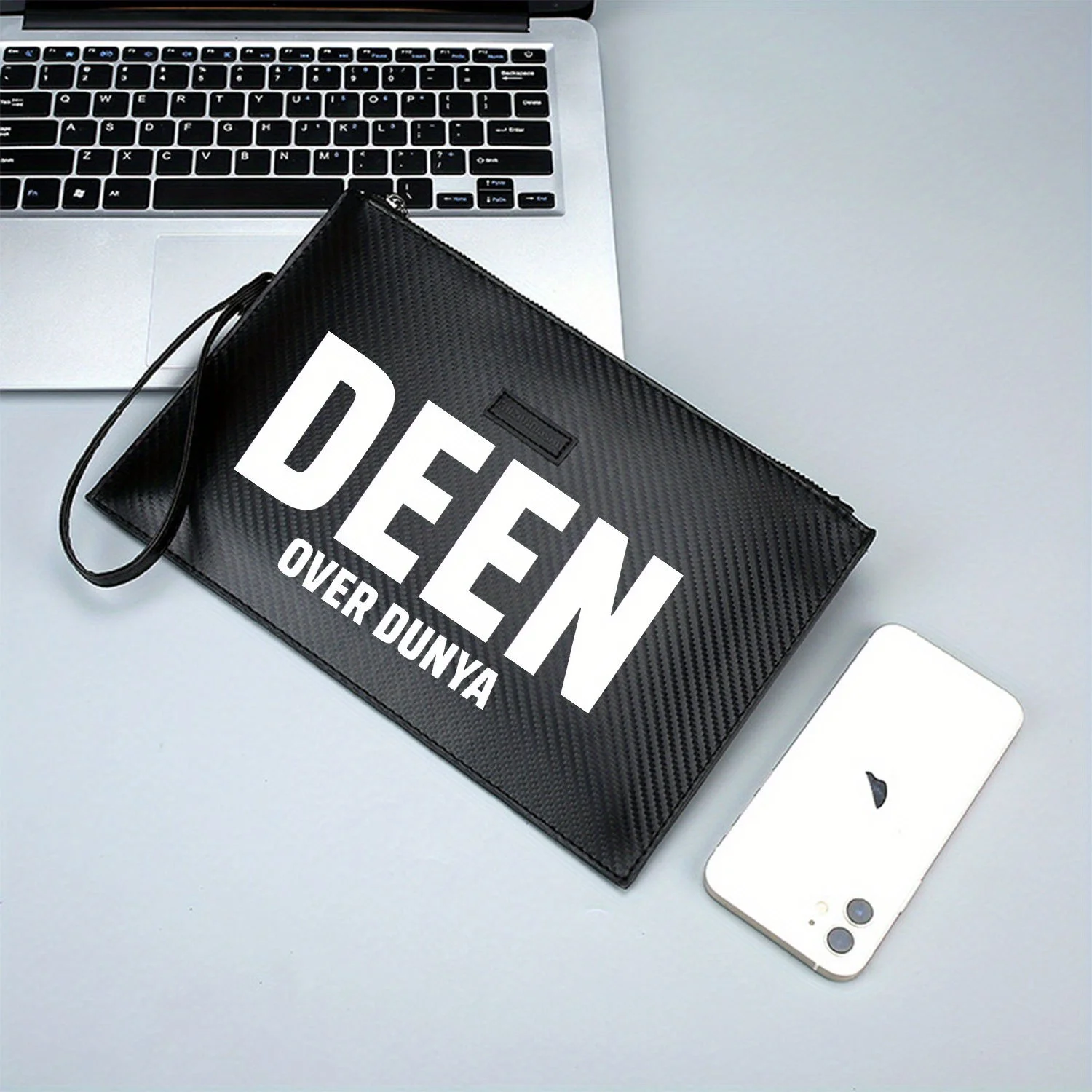 DEEN OVER DUNYA forte texto branco elegante impresso PU bolsa masculina elegante e prática para transporte diário