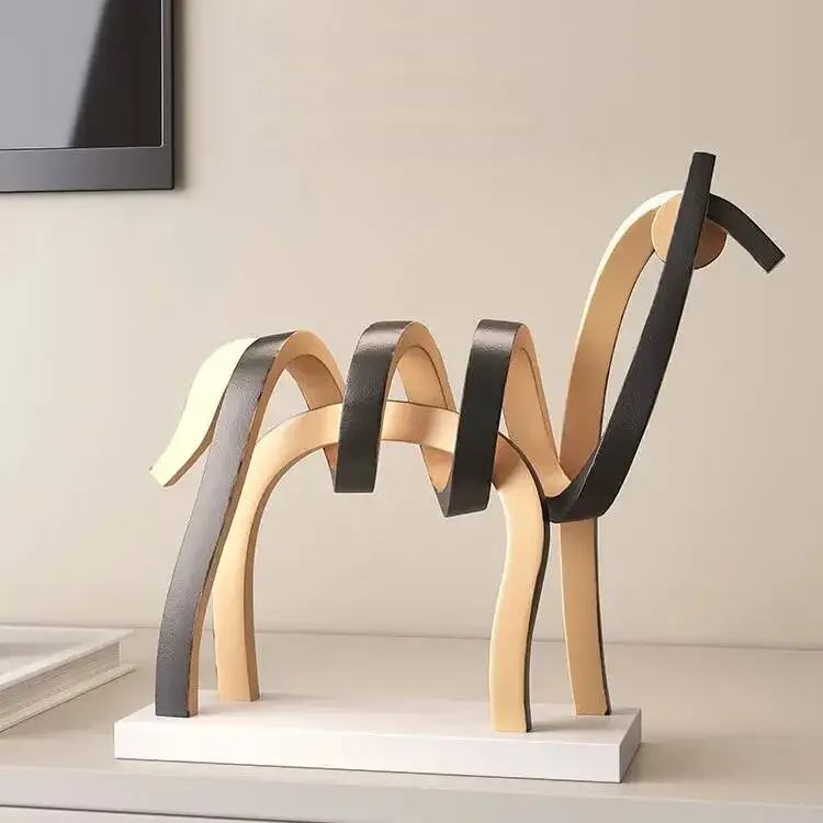 Line-cutout Horse Figurine Resin Handicraft Simulated Animal Sculpture Geometric Ribbon Horse Decorative Figurines Home Decor