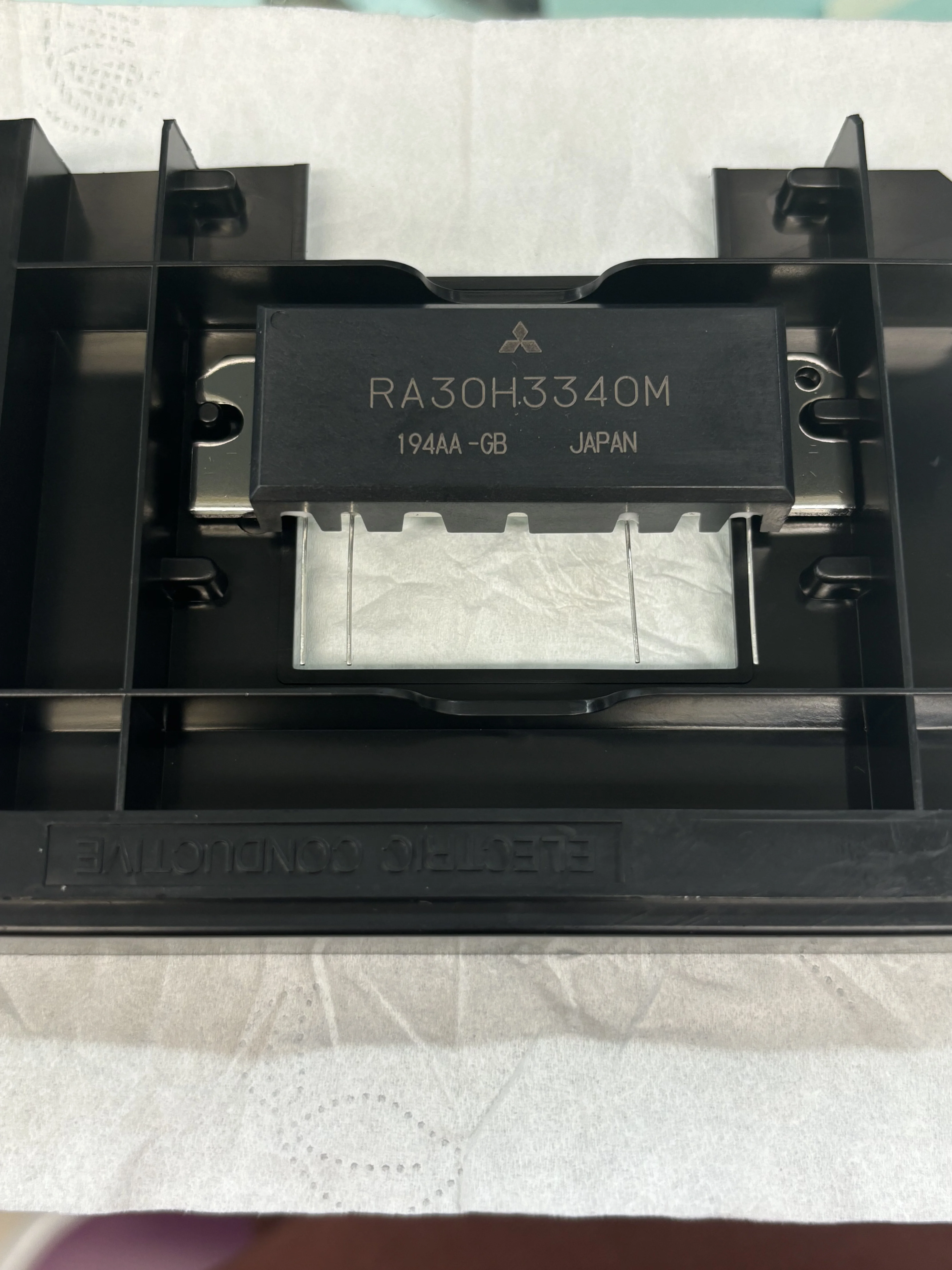 Original RA30H3340M high power gain transistor High frequency microwave tube RF tube power amplifier tube