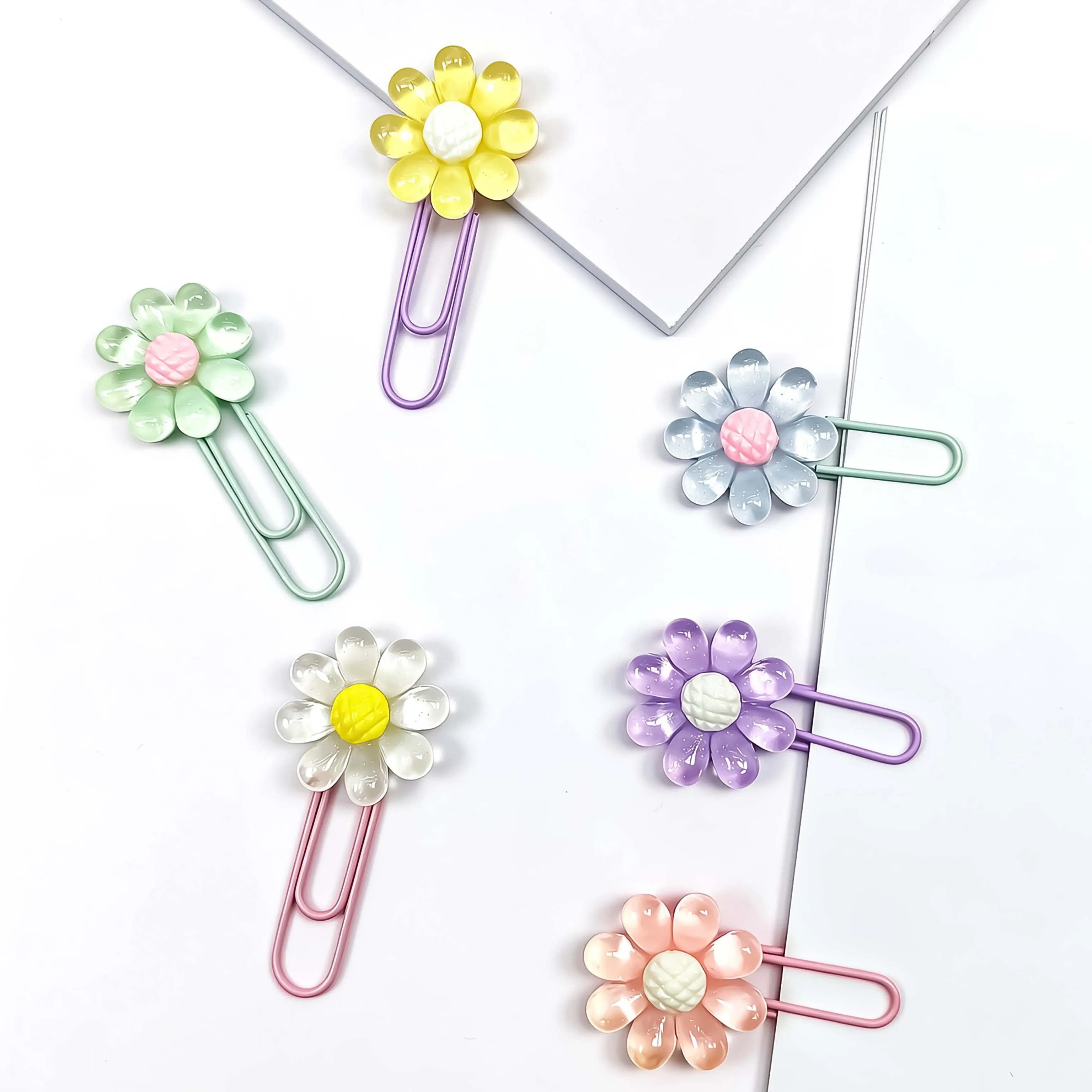 Transparent Sunflower Paper Clips, 4/6/12Pcs Random Color, Creative Flower Shaped Bookmark Clips for Office School Home