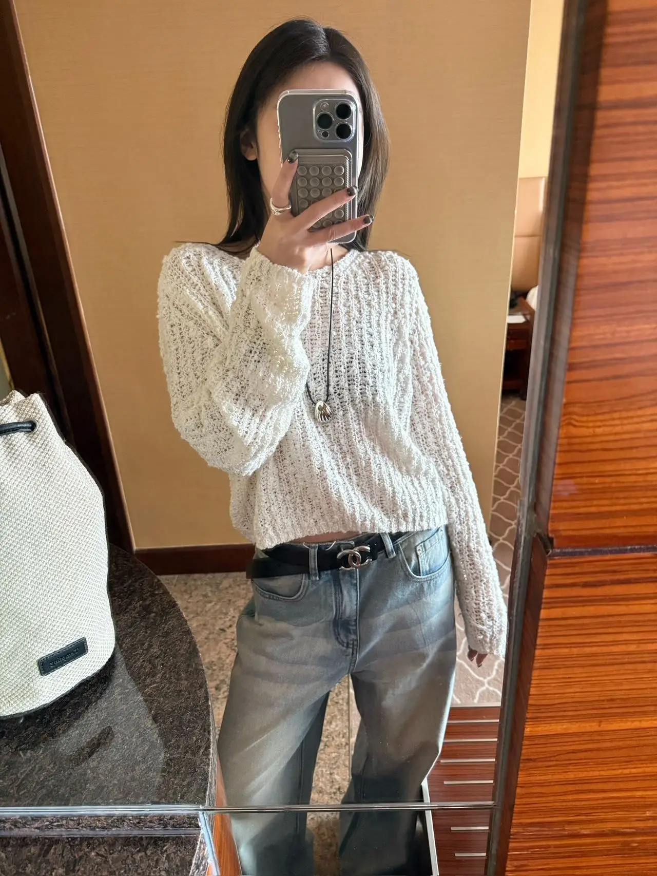 

Lilian Brunch Korean Sle Hollow out round Ne Knitwear Early Spring Aosphere Feeling Long Sve ort Length Color