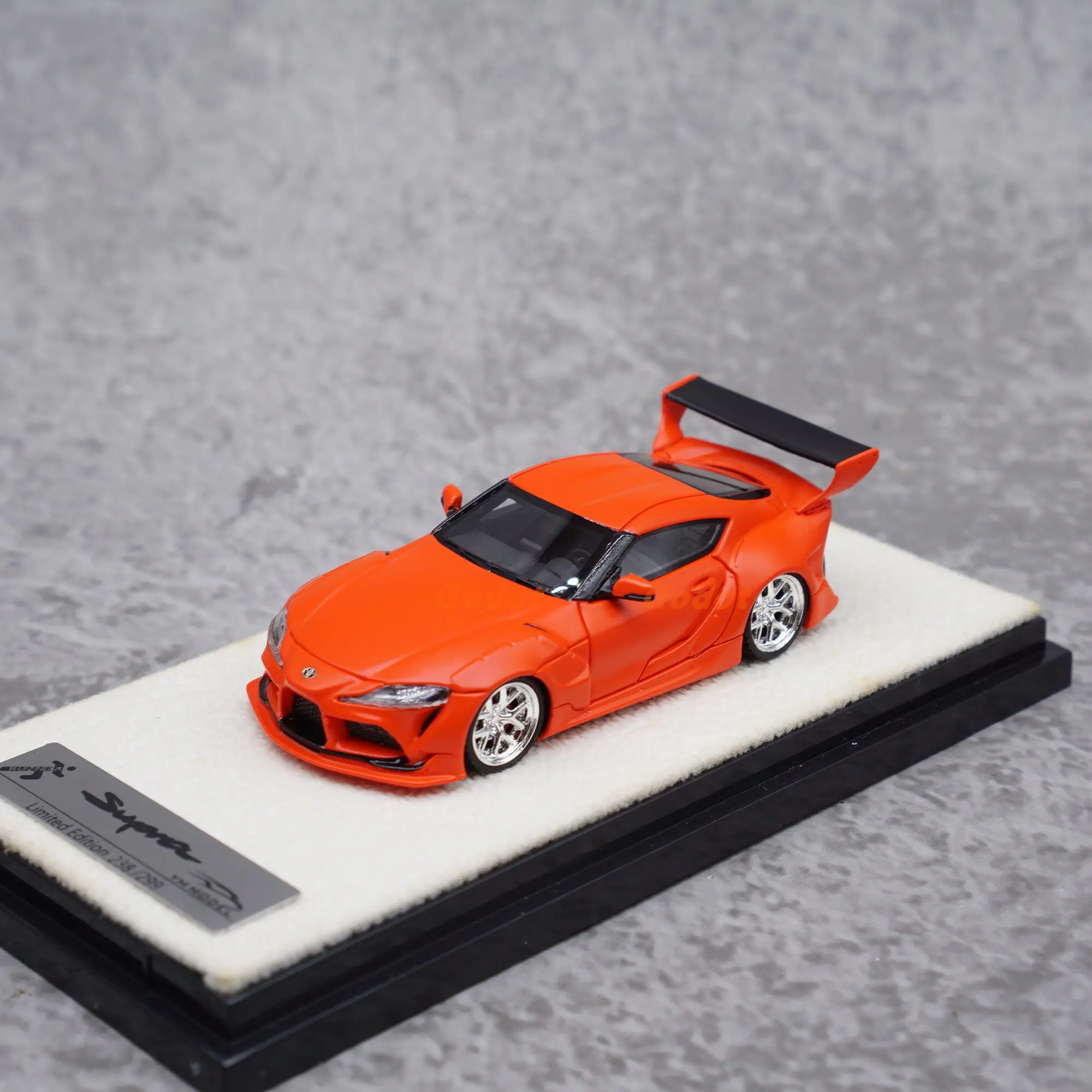 modellino-auto-sportiva-supra-a90-arancione-in-resina-scala-1-64-ym-classici-da-collezione-regalo-per-adulti-souvenir-esposizione-statica