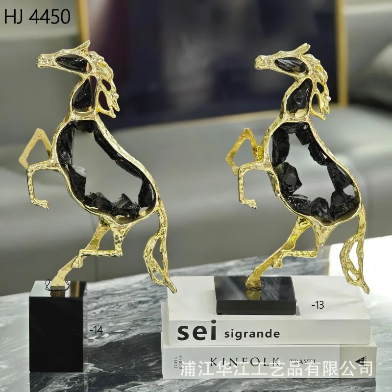 

Современный простой полый лошадь, металлический кристалл, домашние ювелирные изделия, свет, роскошное окно, книжный шкаф, стол, вход, креативный орнамент