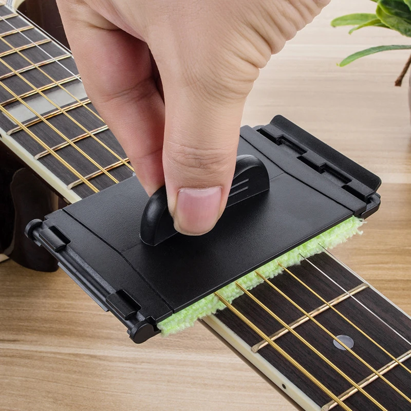 Elektrik gitar bas Ukulele için evrensel dize temizleme aracı Guzheng yaylı çalgılar koruyucu temizleyici temizleme fırçası