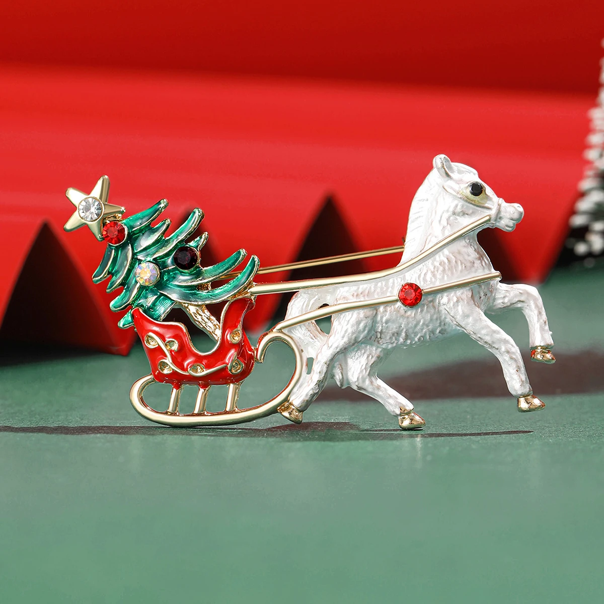 Christmas Enamel Sleigh Car Brooches for Women Unisex Rhinestone Deer Pins Banquet Party Backpack Gifts Jewelry Accessories