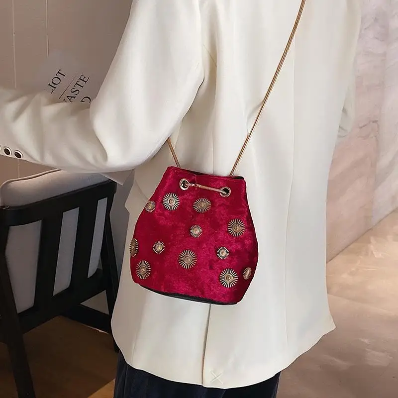 Top Fashion Metal Sunshine Flowers Style Bag Small Bucket Lock Bags Chain Women Shoulder Crossbody Bag Women\'s Handbags Purses