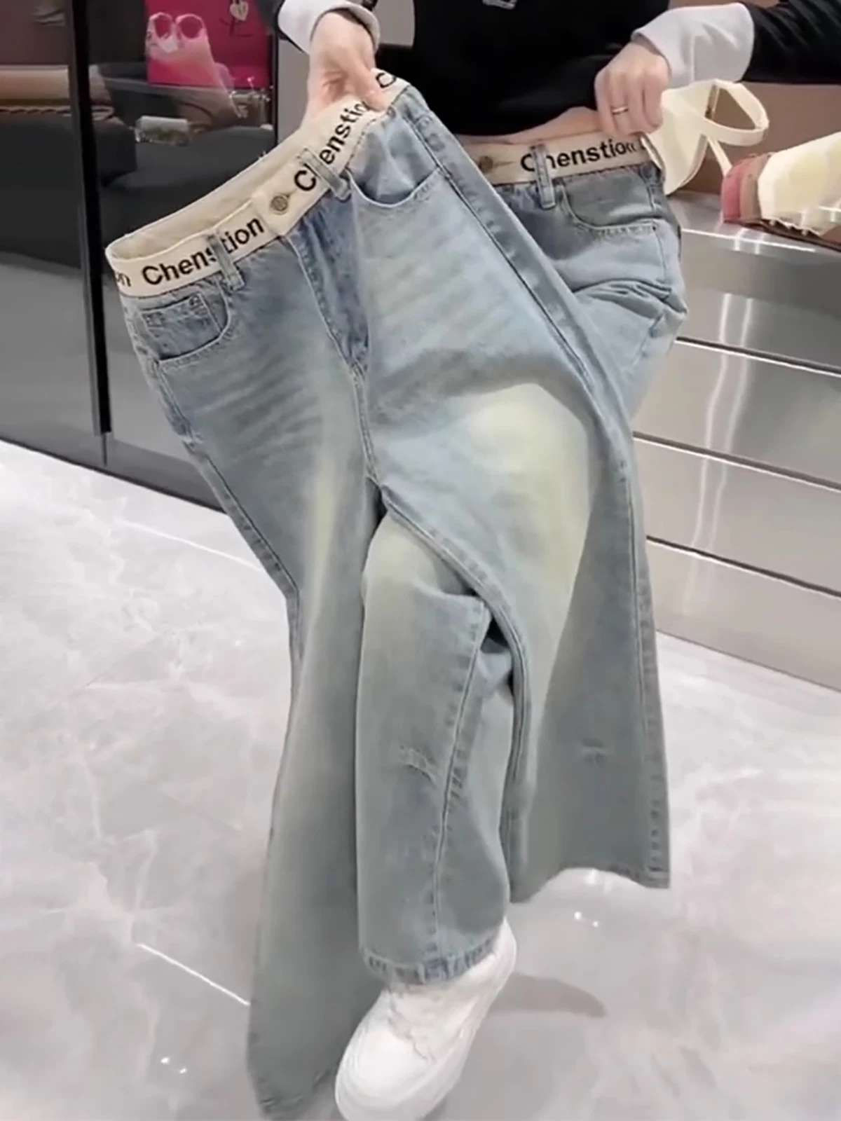 

Slim Fit Straight Leg Denim Jeans Women's New 2025 Spring Slimming Floor-Length Pants Large Size Embroidered Hide Meat Wide L...